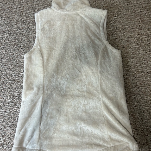Fuzzy north face vest - Picture 2 of 2